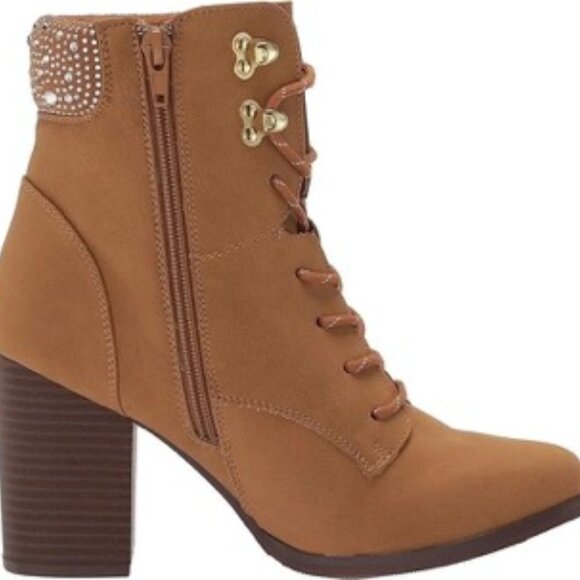 XOXO Women's Maddie Fashion Heeled Ankle Boot, Beige, Size 5 - Picture 2 of 7